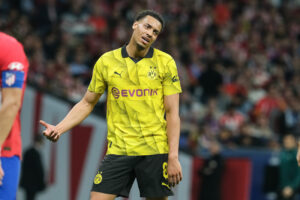 Borussia Dortmund gewinnt Heimspiel gegen Hamburger SV und holt drei Punkte Felix Nmecha