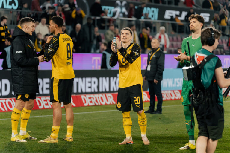 Borussia Dortmund gewinnt auch beim VfB Stuttgart: BVB setzt sich 2:0 durch Dortmund Spieler